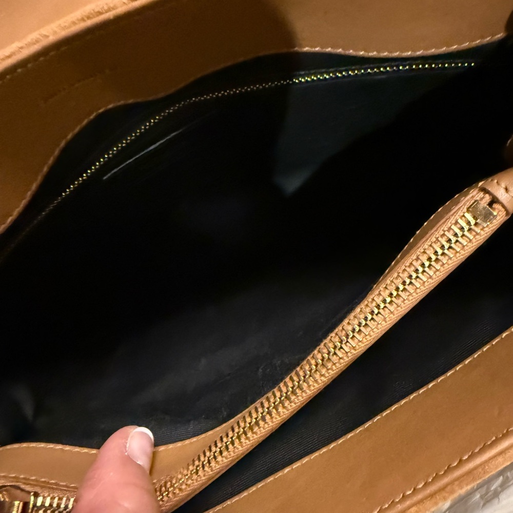 ***MINT CONDITION*** Medium YSL Suede Loulou Shoulder Bag in Camel - Picture 13 of 14